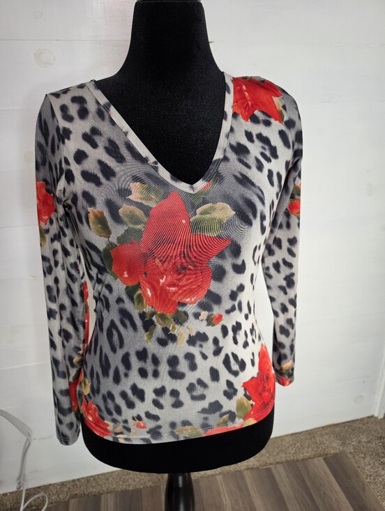 Etincelle couture paris Tops - Étincelle Couture Paris Leopard Floral Print V-Neck Long Sleeve Top Mobwife. L